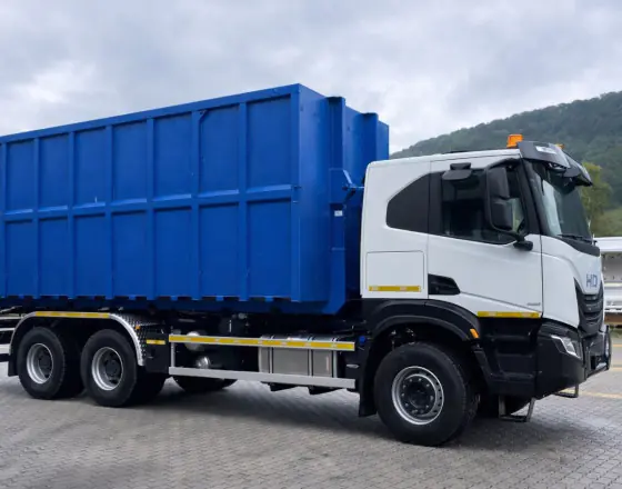 Jaký kontejner zvolit podle typu odpadu: zemina, suť, směs, větve a další