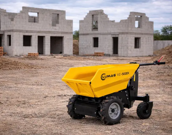 Jak funguje pronájem minidumperu: ceny a podmínky