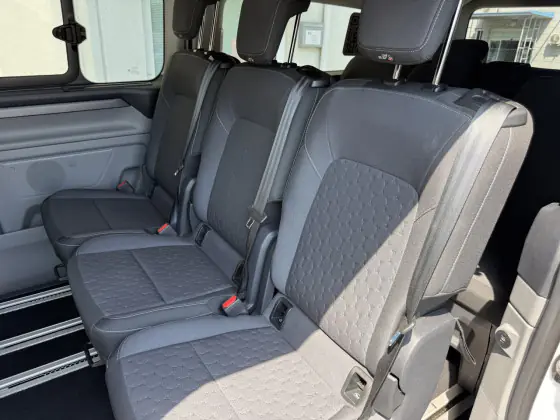 Ford Tourneo Custom 8 míst